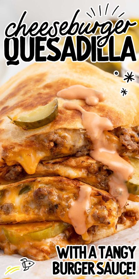 Quesadilla Dinner Ideas, Cheeseburger Quesadilla Recipe, Quesadilla Dinner, Quesadilla Burger Recipe, Burger Quesadilla, Mexican Quesadilla, Cheeseburger Quesadilla, Quesadilla Burgers, Cheeseburger Wraps