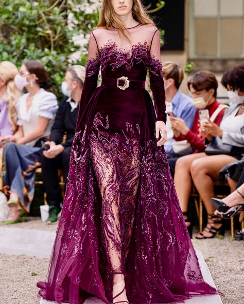 Étoile — Zuhair Murad | Fall/Winter 2021 Couture Zhuhai Murad, Zahir Murad, فستان زهري, فستان سهرة, Zuhair Murad, Beautiful Gowns, Fancy Dresses, Couture Fashion, Runway Fashion