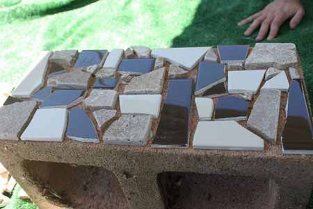 block-planters-060513  http://plantcaretoday.com/how-to-create-mosaic-cinder-block-planters.html Cinder Block Planters, Cinder Block Planter, Cinder Blocks Diy, Mosaic Planters, Cinder Block Garden, Cinder Blocks, Diy Blocks, Yard Project, Cinder Block