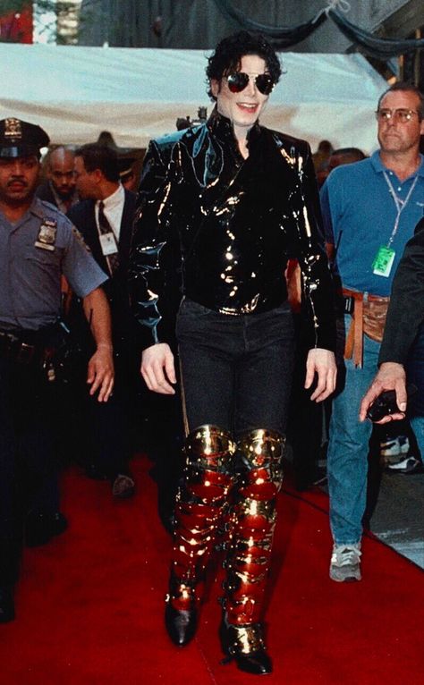 Michael Jackson Outfits, Michael Jackson Photoshoot, Michael Jackson Hot, Mike Jackson, Michael Jackson Gif, Michael Jackson Funny, Michael Jackson Wallpaper, Photos Of Michael Jackson, Mtv Awards