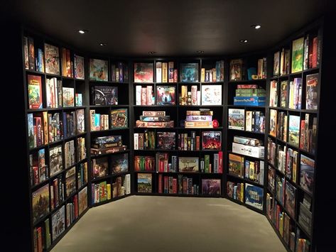 Board Game Shelf, Comic Book Room, Basement Movie Room, Game Room Ideas, Custom Board Games, Board Game Room, Nerd Room, Board Game Storage, Board Game Organization