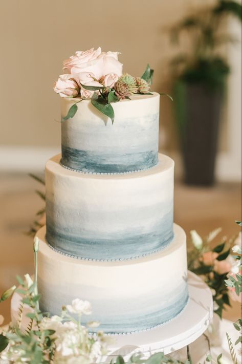 Beachy Wedding Cake, Beach Wedding Cakes Simple, Lake Wedding Cake, Lake Theme Wedding, Beach Wedding Cake Ideas, 20th Cake, Dusty Blue Wedding Cake, Color Wedding Cake, Wedding Cake Dusty Blue