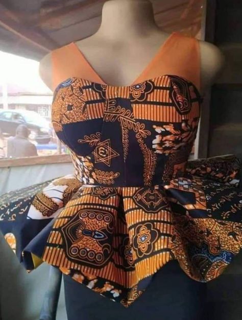 African Blouses, African Print Tops, African Dresses For Kids, Short African Dresses, Best African Dresses, African Fashion Skirts, African Wear Dresses, African Print Dress Designs, African Fashion Traditional