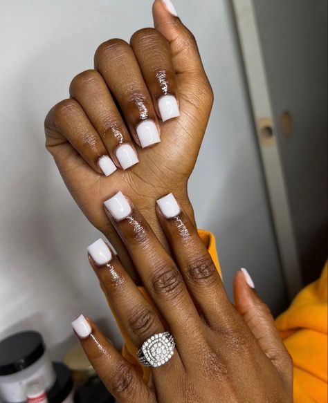 White Short Set Nails, White Nails Short Design, White Shorties Nails, Short White Nails With Design, Short White Acrylic Nails, White Short Nails, Neutral Nail Designs, Overlay Nails, Neutral Nail