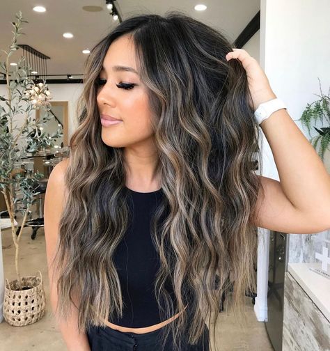 Heavy Highlights On Dark Hair Are The Bold Way To Go Brighter Caramel Brown Hair, Brown Hair Inspo, Brunette Hair With Highlights, Dark Hair With Highlights, Brunette Balayage Hair, Brown Hair Balayage, Balayage Brunette, Summer Hair Color, Hair Color Balayage