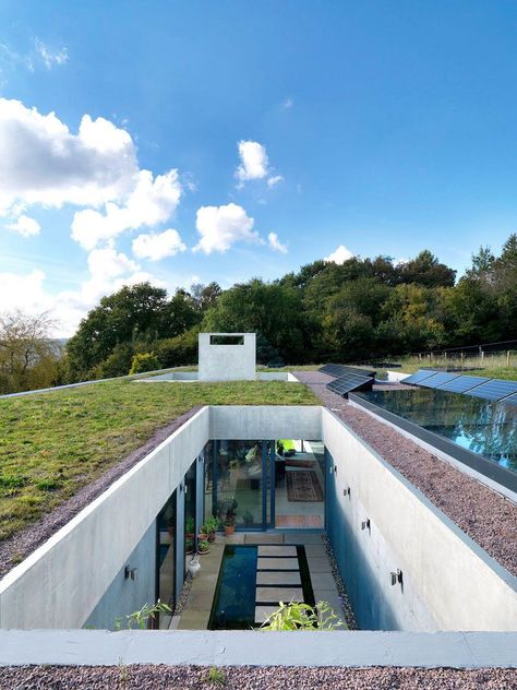 Green Roof Design, Green Roof House, Earth Sheltered Homes, Sheltered Housing, Earth Sheltered, Forest Of Dean, Underground Homes, Residential Roofing, Earth Homes