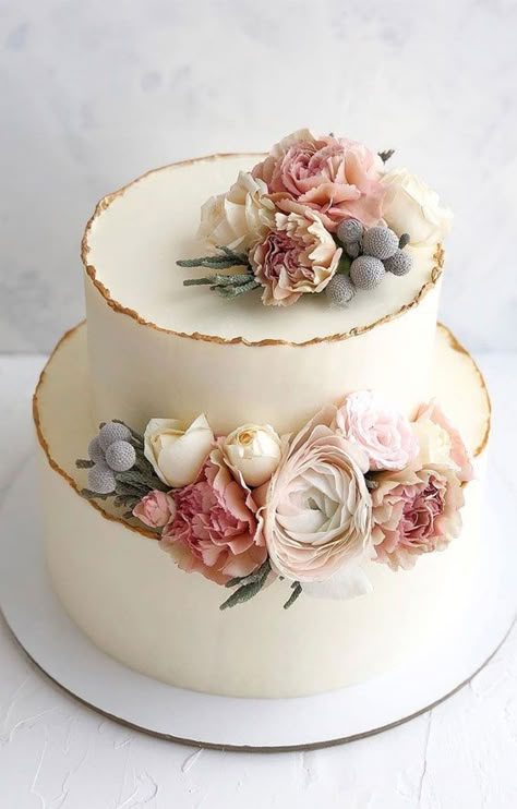 Seminaked Wedding Cake, Vintage Pasta, Tårta Design, Spring Wedding Cake, Pretty Wedding Cakes, Torte Cupcake, Floral Wedding Cake, Floral Wedding Cakes, Wedding Cake Rustic