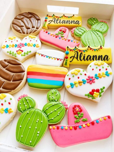 Fiesta Cookies Decorated Wedding, Mexican Royal Icing Cookies, Mexican Inspired Cookies, Fiesta Wedding Cookies, Mexican Fiesta Cookies, Fiesta Royal Icing Cookies, Mexican Decorated Cookies, Fiesta Decorated Cookies, Mexican Cookies Decorated