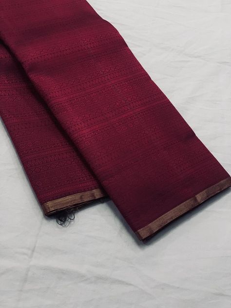 Borderless Kanchipuram Sarees, Saree Thoughts, Borderless Silk Saree, Borderless Saree, Marriage Saree, Kerala Saree Blouse Designs, Latest Silk Sarees, Maroon Saree, Blue Silk Saree