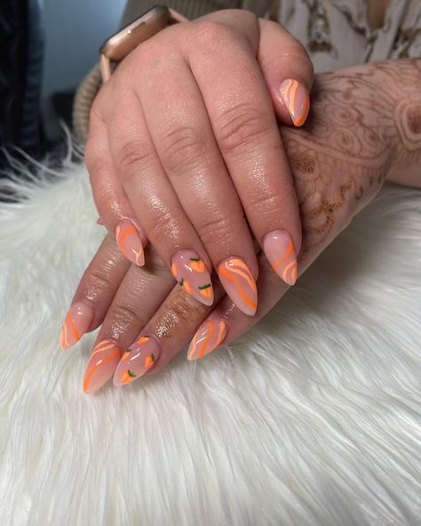 Spring/peach nail art Nails With Peaches On Them, Peach Emoji Nails, Peach Nails French Tip, Peach Design Nails, Peaches Nail Art, Peachy Nails Designs, Peach Fruit Nails, Peaches Nails, Fruit Nail Ideas