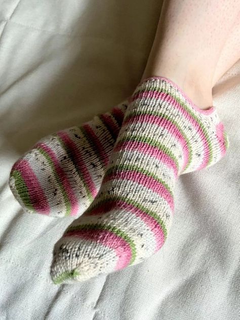 Socks Free Knitting Pattern, Sock Knitting Pattern, Knitting Abbreviations, Summer Socks, Socks Knitting, Simple Scarf, Summer Sock, Sock Knitting, Knitting Needles Sizes