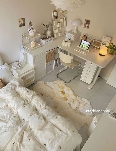 Small Room Makeover, Cool Room Designs, Makeover Bedroom, Room Redesign, Aesthetic Minimalist, Study Room Decor, Bilik Tidur, Small Room Design, Redecorate Bedroom