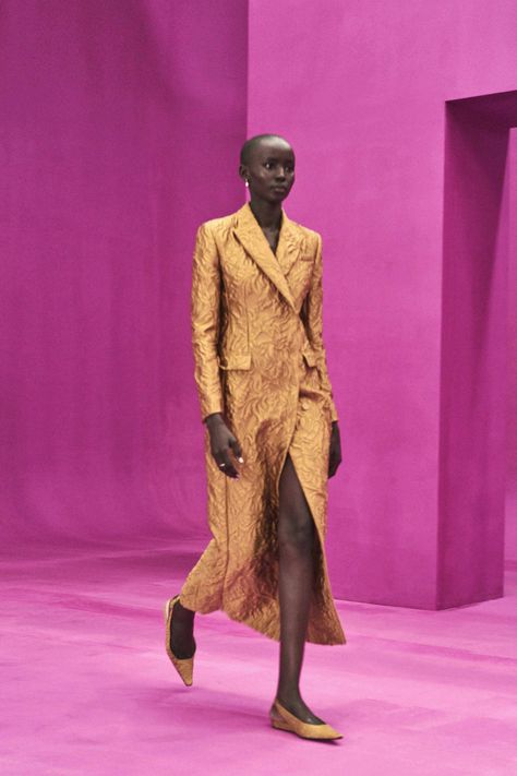 Church Attire, Emilia Wickstead, Yellow Outfit, Vogue Russia, Fashion Show Collection, First Lady, London Fashion Week, Peplum Dress, Fashion News