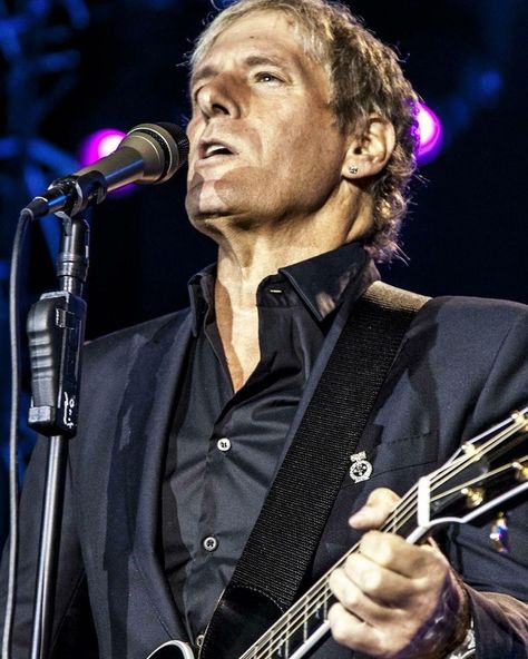 Guitar Singing, Michael Bolton, Can I Ask, Elvis Presley, Singing, I Can, Guitar, Gif, Concert