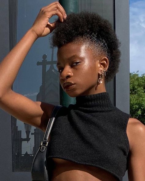 Afro Mohawk Women Natural Hairstyles, Tom Boy Hair, Short Hair 4c, Afro Punk Hairstyles, Afro Mohawk, 4 Type Hair, Art Projects Drawing, Protect Black Women, Hair Box Braids