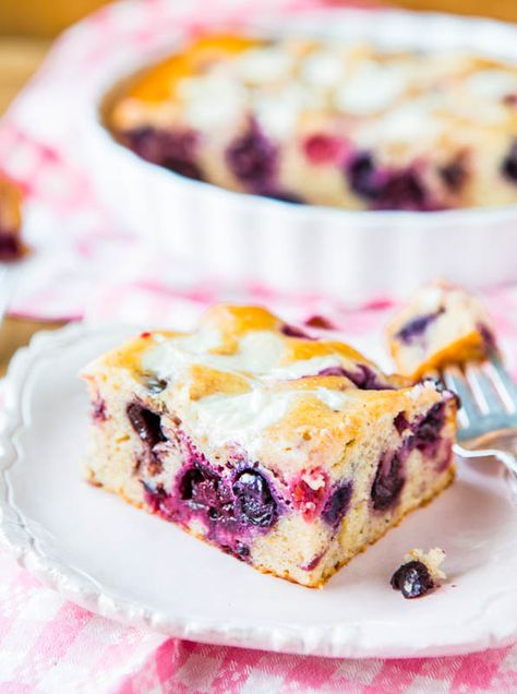 Cream Cheese-Swirled Cherry and Mixed Berries Cake Berry Cream Cheese, Berries Cake, Cream Cheese Coffee Cake, Pancake Cake, Buttermilk Recipes, Healthy Cake Recipes, Berry Cake, Cake Easy, Scrumptious Desserts