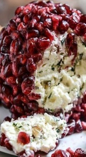 Fall Appetizers, Cheese Ball Recipes, Thanksgiving Appetizers, Think Food, Buffalo Wings, White Cheddar, Holiday Appetizers, Brunch Party, Cranberry Sauce