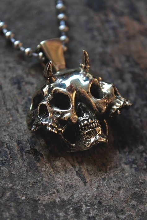 DEKOY - Nickel Silver Alpaca skull pendant, two mask skulls with horns, devil, demon, satan, satanic Satanic Jewelry, Demon Horns, Skull With Horns, Estilo Punk Rock, Handmade Skulls, Edgy Jewelry, White Brass, Dope Jewelry, Estilo Punk