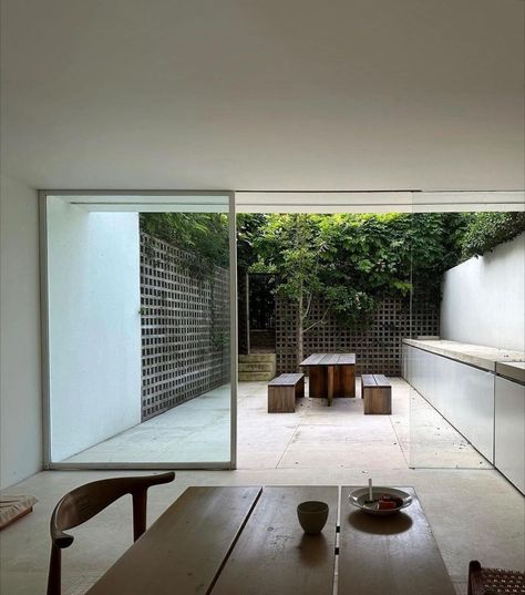 All posts • Instagram Pawson House, John Pawson Interior, Eco Brutalism, Notting Hill London, Living Area Design, John Pawson, Built In Furniture, Minimalist Room, Interior Architect