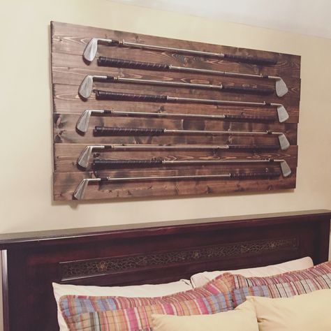 Golf Club Art! A couple of 1x6's (Home Depot cut to length), some cup hooks and a few clubs! And bam...a great piece of wall art! #youcandothis Golf Club Art Diy Wall Decor, How To Display Old Golf Clubs, Golf Course Decorating Ideas, Vintage Golf Club Display, Golf Club Wall Display, Golf House Decor, Golf Club Decor, Diy Golf Decor, Old Golf Clubs Ideas Decor