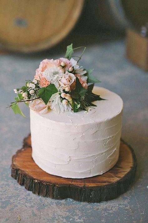 30 Small Rustic Wedding Cakes On A Budget | Wedding Forward Rustic Wedding Cakes, Cake With Flowers, Small Wedding Cakes, Buttercream Wedding Cake, Amazing Wedding Cakes, Wedding Cake Rustic, Rustic Wedding Cake, Simple Wedding Cake, Wedding Forward