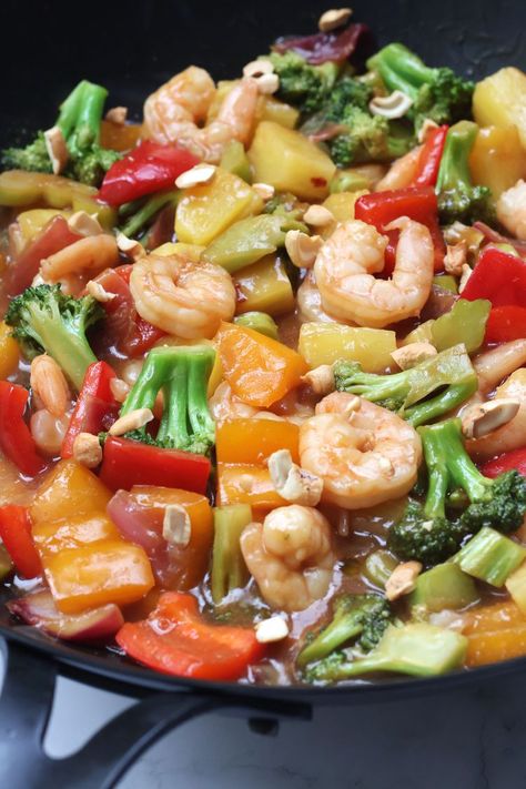 Prawn Stir Fry, Stir Fry Shrimp Recipes, Pineapple Shrimp, Homemade Chinese Food, Shrimp Stir Fry, Fried Shrimp, Stir Fry Recipes, Meals For Two, Stir Fry