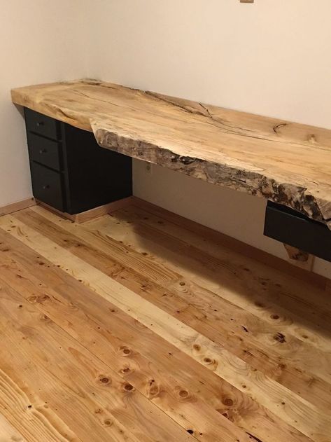 The World's Largest Collection of 16,000 Woodworking Plans!( Check the link BELOW) #Haawood #woodworkingprojects #woodworking #woodworkingtips #woodworkingplans #woodworkingidea Cool Wood Desk, Diy Rustic Desk Home Office, Live Edge Desk Diy, Live Edge Desk Office Modern, Decorating With Live Edge Wood, Live Edge Desk With Drawers, Raw Edge Desk, Live Edge Desk Ideas, Diy Live Edge Table