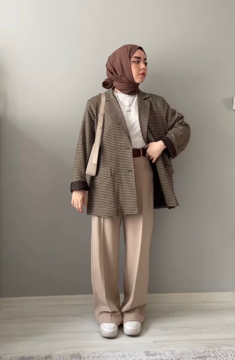 Oversized Blazer Outfit Hijab, Oversized Outfit Hijab, Outfit Vintage Hijab, Vintage Hijab, Femininity Style, Oversize Outfit, Modern Hijab Fashion, Hijabi Fashion Casual, Hijab Ootd