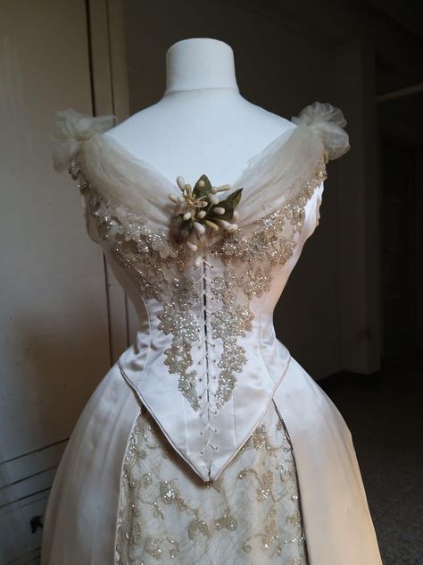 Corset Wedding Dress Vintage Victorian, 1830 Wedding Dress, 1800s Dresses Victorian Gowns, 1890s Ball Gown, Short Victorian Dress, Corset Wedding Dress Vintage, 1800s Gown, Historical Dresses Victorian, Historical Wedding Dresses