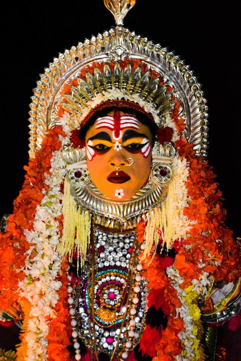 Panjurli Photo, Tulunadu Culture, B R Ambedkar, Photo Drawing, Profile Picture Images, Mask Dance, India Culture, Classical Dance, Mangalore