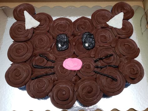 Cat face cupcake cake Black Cat Cupcake Cake, Cupcake Cat Cake, Cat Pull Apart Cupcake Cake, Cat Cupcake Cake Pull Apart, Cat Pull Apart Cupcakes, Cat Themed Cupcakes, Cat Cupcakes Ideas, Cat Cupcake Cake, Black Cat Cupcakes