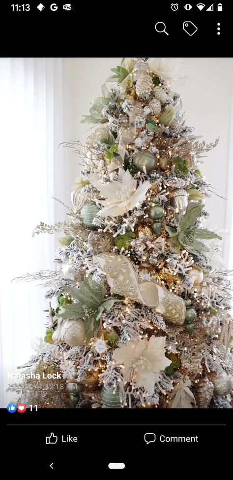 Sage Green Christmas Decor Ideas, Sage Green Christmas Tree Decorations, Green And Cream Christmas Tree, Mint Green Christmas Tree Decorations, Green And Champagne Christmas Tree, White And Champagne Christmas Tree, Sage Christmas Decor, Decorating Home For Christmas, Sage Christmas Tree