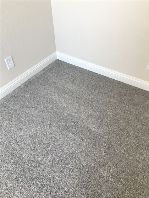 Grey Carpet Hallway, Grey Carpet Bedroom, Light Gray Carpet, House Renos, Basement Redo, Dumbell Workout, Carpet Ideas, Loft Ideas, Carpet Bedroom