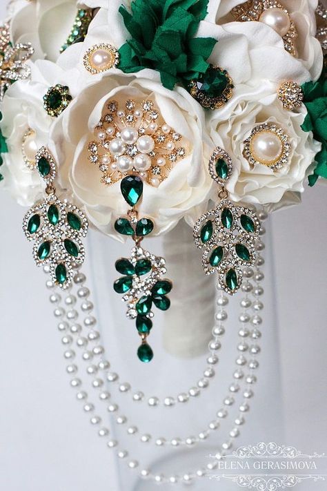 Bouquet Unique, Unique Bridal Bouquets, Peony Fabric, Fabric Bouquet, Jeweled Bouquet, Bouquet Jewelry, Bridal Brooch Bouquet, Green Themed Wedding, Wedding Brooch Bouquets