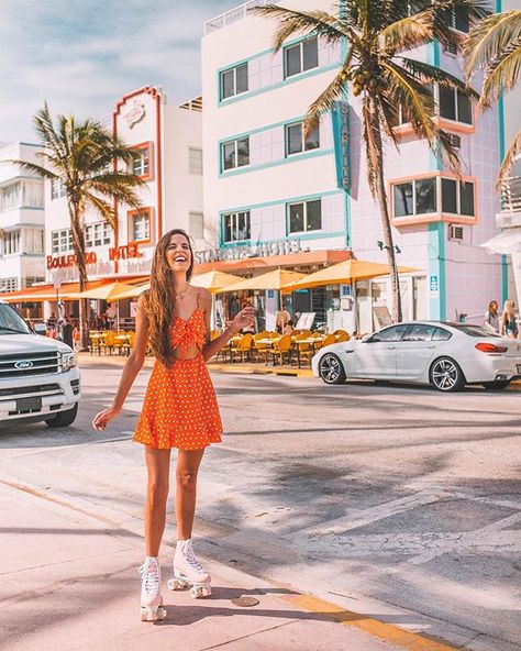 MARTA SIERRA (@marta__sierra) • Photos et vidéos Instagram Miami Vibes Outfits, Marta Sierra, America Pictures, Miami Pictures, Ocean Drive Miami, Miami Lifestyle, Luxury Miami, Miami Travel Guide, Miami Party