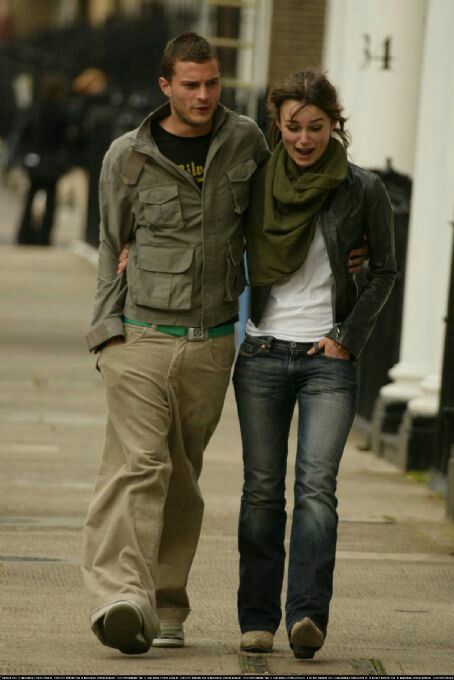 Keira Knightley Style, Cool Girl Outfits, Couple Fits, Me And Bae, Street Fashion Men Streetwear, Rare Pictures, Keira Knightley, Couples Poses For Pictures, Jamie Dornan