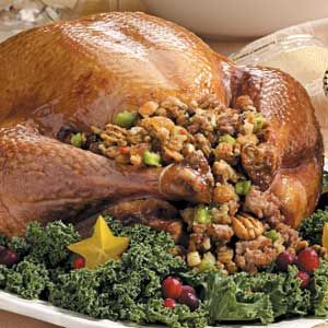 Turkey Stuffing Recipes, Sage Stuffing, Sausage Stuffing, Herb Stuffing, Christmas Turkey, Oven Roasted Turkey, Turkey Stuffing, Roast Turkey, Baked Turkey