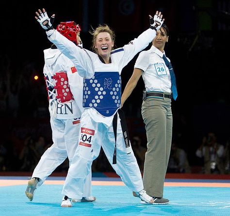 jade jones wins olympic gold Taekwondo Olympics, Jade Jones Taekwondo, Athlete Poses, Jade Jones, Korea Blue, Korean Martial Arts, Taekwondo Girl, Women Athletes, London Dreams