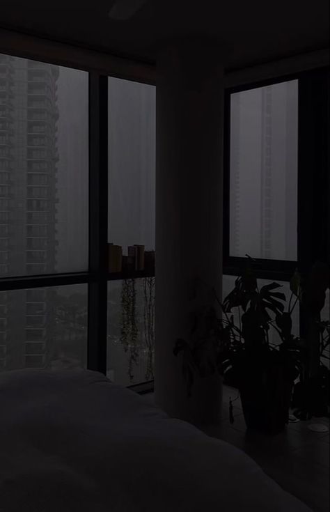 Aesthetic Rain Wallpaper, Rain Wallpaper Aesthetic, Dark Homescreen, City Rain, Wallpapers Dark, Wallpapers Beautiful, Rainy Day Aesthetic, Apartment View, Wallpaper Landscape