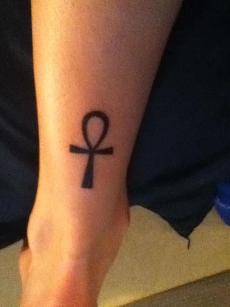 The ankh also known as key of life, was the ancient Egyptian hieroglyphic character that read "eternal life". Description from pinterest.com. I searched for this on bing.com/images Key Of Life Tattoo, Eternal Life Tattoo, Life Symbol Tattoo, Space Goddess, Egyptian Tattoos, Ankh Tattoo, Tattoo Spots, Key Of Life, Om Tattoo