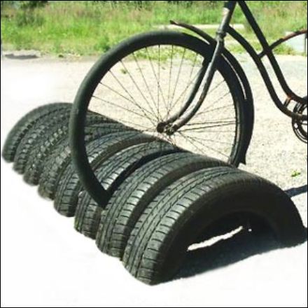 Recycled Auto Tire Bike Rack Design Diy Bike Rack, Bike Hooks, Tyres Recycle, Bicycle Rack, Old Tires, Bicycle Parking, Bike Stand, Bike Shed, Bike Parking