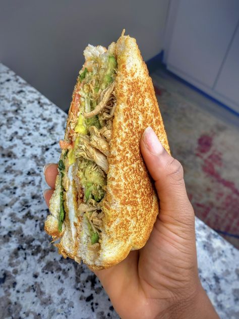 The Best homemade Triple decker chicken sandwich recipe ! Nigerian Sandwich, Chicken Club Sandwich Recipes, Triple Decker Sandwich, Egusi Soup Recipes, Club Sandwich Recipe, Chicken Club Sandwich, Spicy Sandwich, Egusi Soup, Club Sandwich Chicken