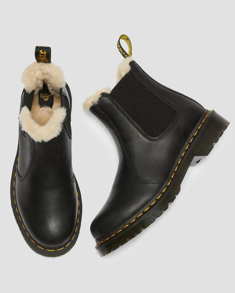 Womens Trendy Boots, Galaxy Converse, Galaxy Vans, Inspo Fits, Dr Shoes, Botas Chelsea, Chelsea Boots Women, Fur Lined Boots, Boots Uk