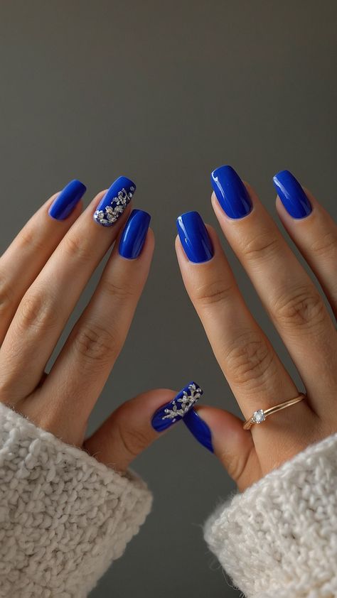 Refresh your nail game with these stunning blue nail designs in various shades including navy light blue dark blue and royal blue Get inspired with trendy art designs for summer 2024 Explore new ideas for your manicure and nail art with these stylish and creative designs Navy Blue Nails Ideas, Blue Nail Ideas, Royal Blue Nails, Trendy Nail Designs, Navy Blue Nails, Blue Polish, Blue Nail Polish, Deep Navy Blue, Blue Nail Designs