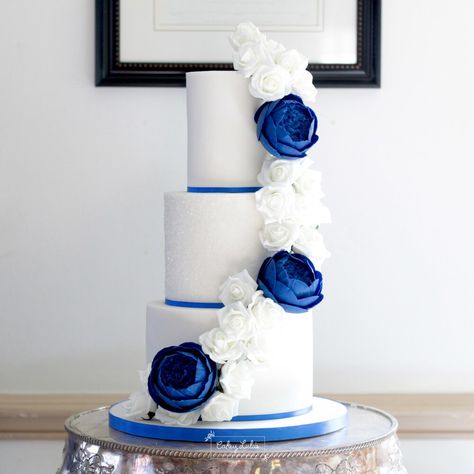 Wedding Cake Royal Blue, Royal Blue Wedding Cake, Blue And White Wedding Cake, Sparkle Wedding Cakes, Royal Blue Wedding Cakes, Royal Blue Cake, Wedding Cake Base, Blush Pink Wedding Cake, Coral Wedding Cakes