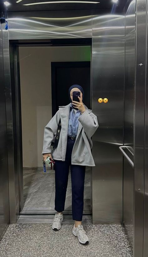 Hijabi Fashion Winter, Modest Winter Outfits, Modest Casual Outfits, Hijab Look, Modesty Outfits, Muslim Outfits Casual, Winter Fashion Outfits Casual, Fashion Top Outfits, Modest Dresses Casual