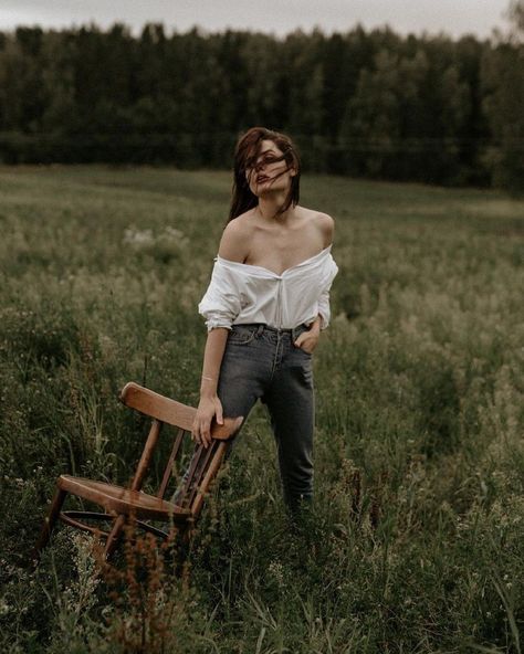 Outdoor Portrait Photography, Nature Photoshoot, Creative Photoshoot Ideas, Portrait Photoshoot, Outdoor Portraits, Outdoor Photoshoot, Portrait Photography Poses, Girl Needs, Shooting Photo