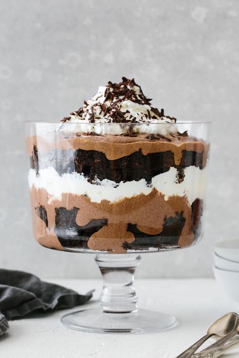 This brownie trifle is one showstopper of a dessert. It's made from layers of rich chocolate brownies, blended chocolate chia mousse, and homemade whipped cream! Brownie Trifle Recipe, Chocolate Chia Pudding Recipes, Showstopper Dessert, Ultimate Brownies, Gluten Free Dairy Free Dessert, Brownie Trifle, Chocolate Chia Pudding, Holiday Desserts Table, Chia Pudding Recipes