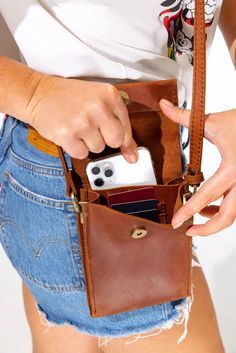 Colorful Crossbody Pouches: 🌈 Brighten Your Day with Colorful Crossbody Pouches! 👜✨ Smartphone Pouch, Smartphone Bag, Iphone Pouch, Leather Phone Pouch, Crossbody Phone Purse, Sac Diy, Best Tote Bags, Work Handbag, Cell Phone Pouch