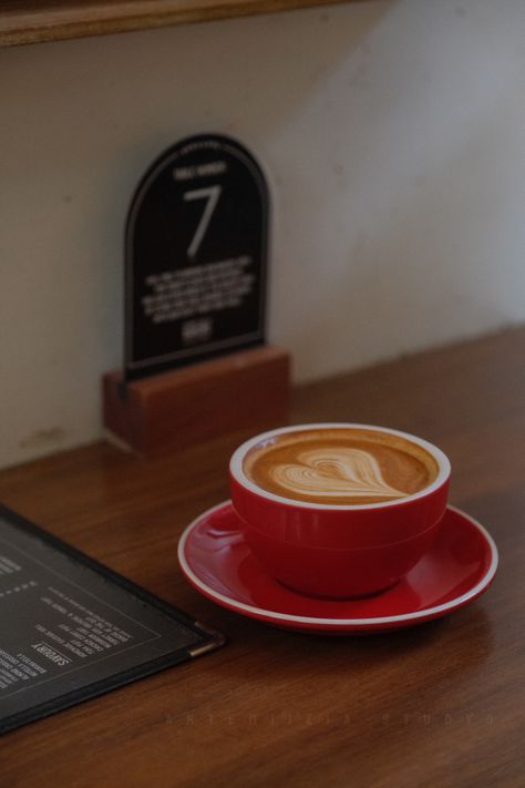 Coffee in red cup Red Coffee Cup Aesthetic, Red Cup Aesthetic, Red Coffee Aesthetic, Red Coffee Cup, American Holidays, Red Cup, Coffee Shop Aesthetic, Drink Photography, Red Coffee